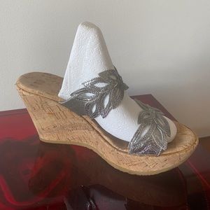 Eric Javits NY Cork Wedges w Metallic laser cut leather Size 7